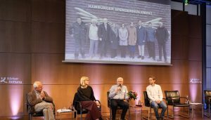 Uwe Kirchner wird bei der 93. Parlamentssitzung des Hamburger Spendenparlaments im KörberForum für sein zwölfjähriges Engagement im Vorstand und zehn Jahre als Vorstandsvorsitzender geehrt.